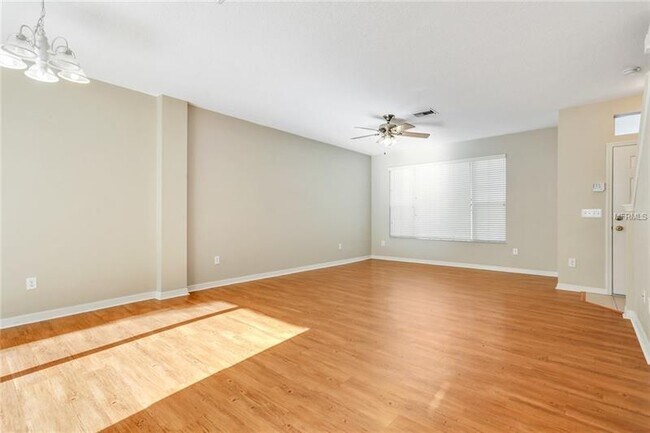Building Photo - 2223 Golden Oak Ln