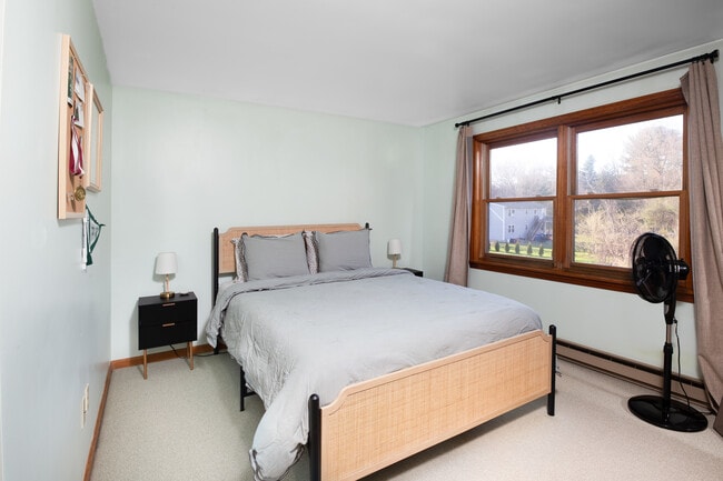 Foto del edificio - 65 Whately Rd