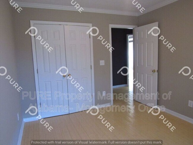 Building Photo - 8625 Hallwood Dr