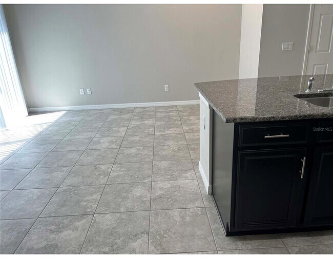 Building Photo - 7208 Grand Elm Dr