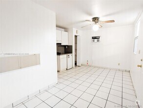 Building Photo - 2433 SW 11th St