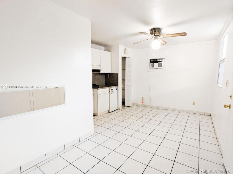 Foto principal - 2433 SW 11th St