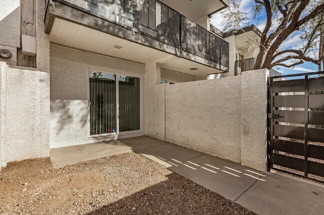 Foto del edificio - Bella Villas Apartments
