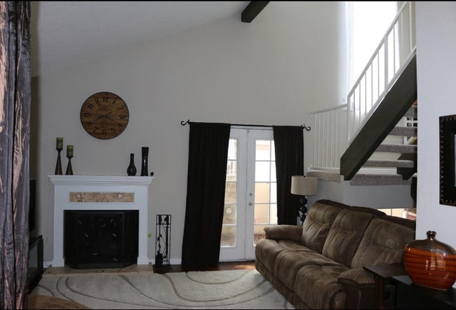 Building Photo - 1412 Plymouth Rock Way