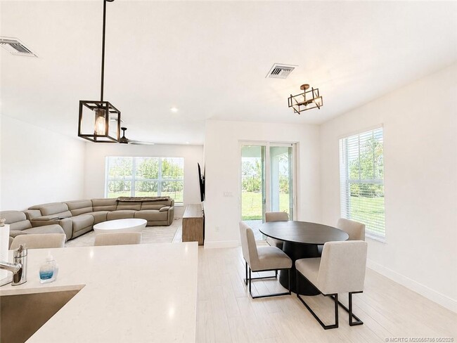 Building Photo - 3583 NW Solange Ct