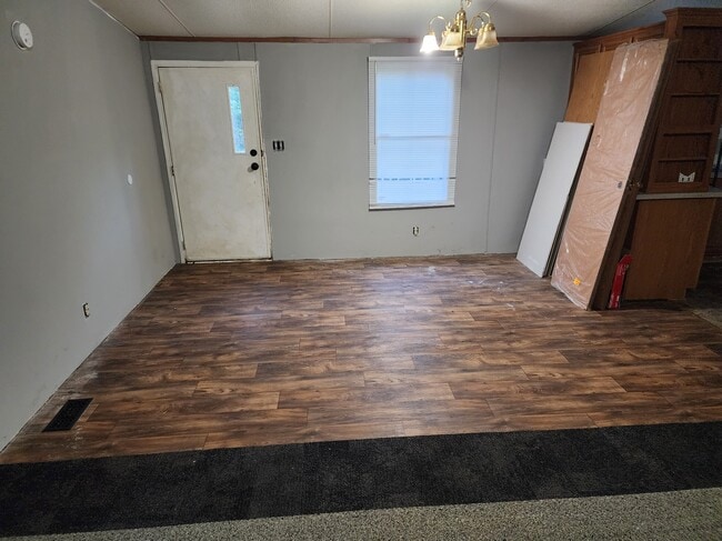 Building Photo - 560 Wynn Rd