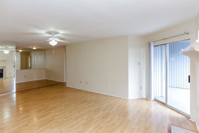 Building Photo - 9797 Leawood Blvd