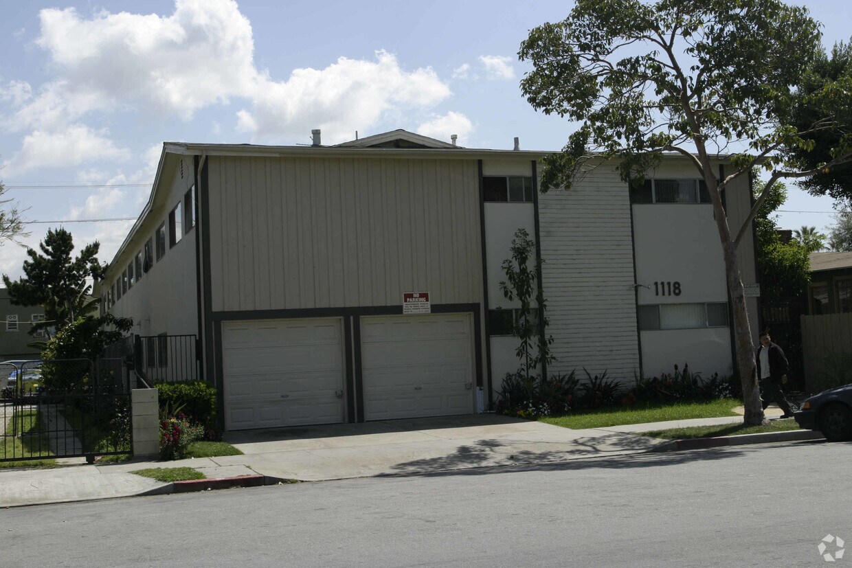 Building Photo - 1118 Cedar Ave