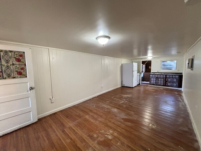 Building Photo - 1228 Halona Pl