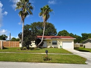 Building Photo - 2589 Dolphin Dr