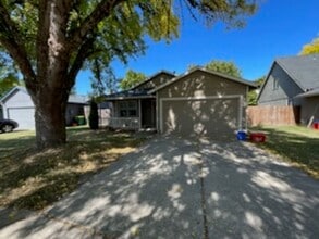 Building Photo - 17775 SW Corona Ln