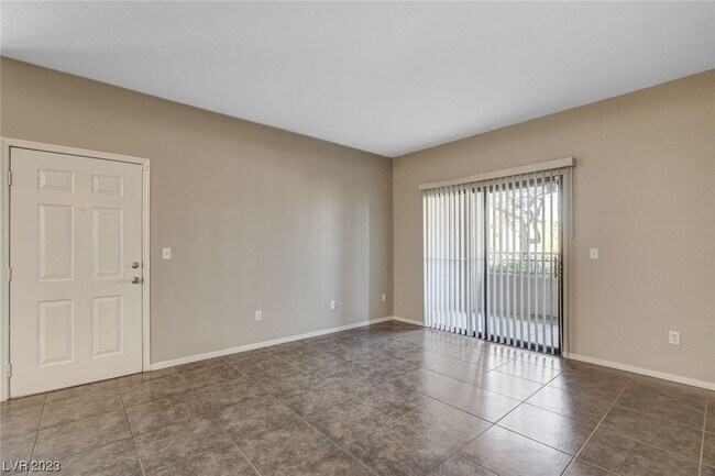 Building Photo - 8250 N Grand Canyon Dr