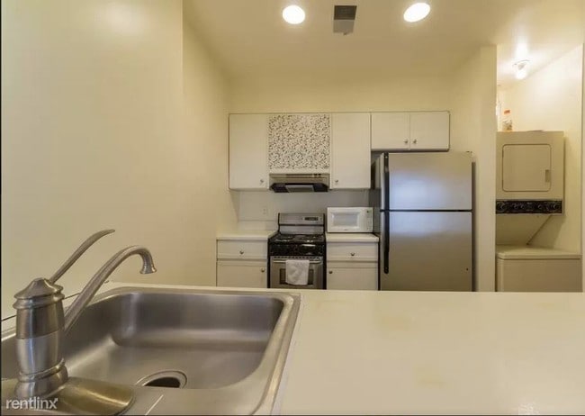 Building Photo - 1415 17th St NW