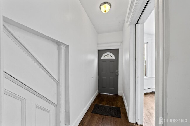 Foto del edificio - 410 Chadwick Ave