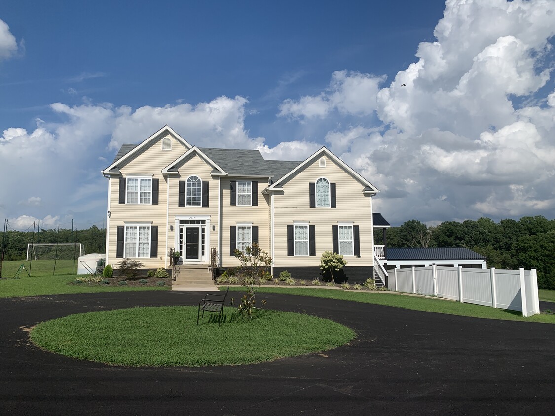 2247 Union Mills Rd, Troy, VA 22974 House for Rent in Troy, VA