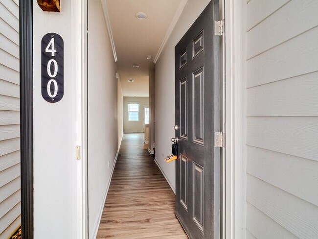 Building Photo - 400 Ruths Blvd