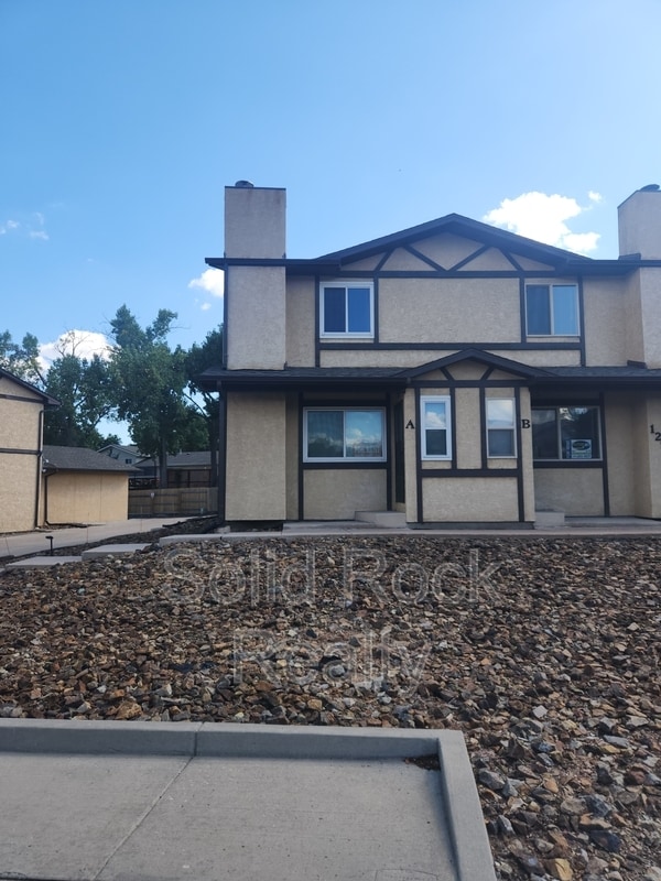 Building Photo - 1299 Vondelpark Dr