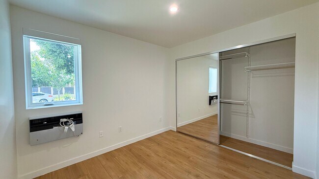 Foto del edificio - 1422 Tamarind Ave