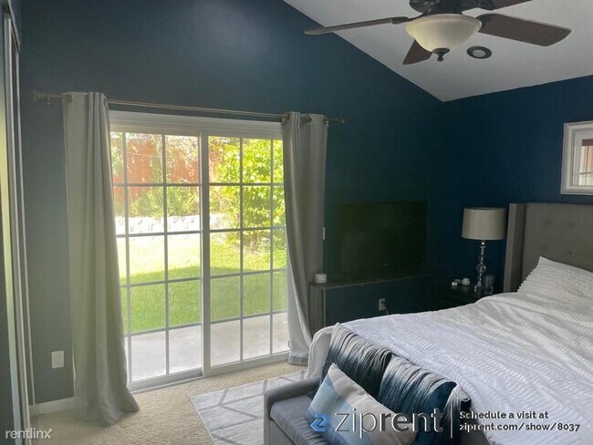 Building Photo - 3 br, 3 bath House - 11234 Pinestone Court...