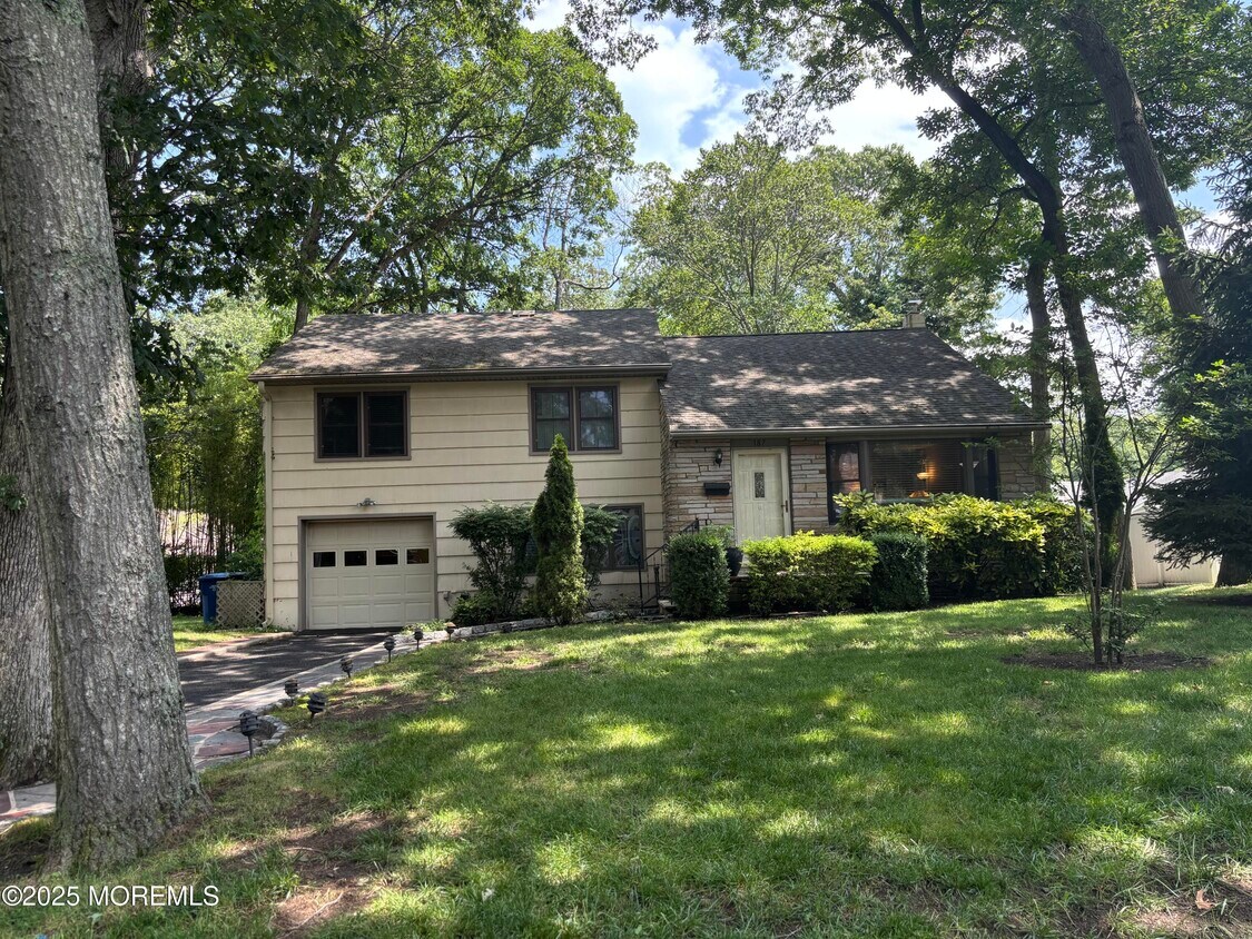 Primary Photo - 187 Elmwood Rd