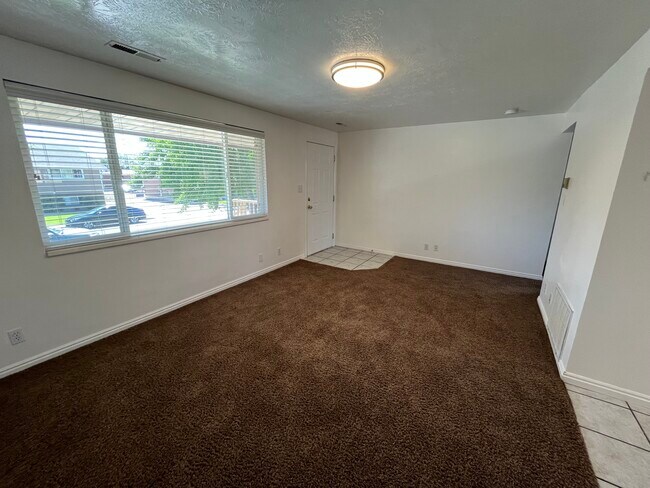Living Room - 363 E 1500 S