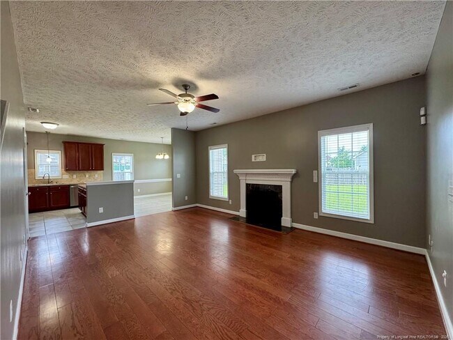 Foto del edificio - 250 Bayleaf Dr