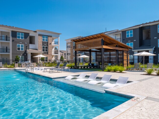 Baja Shelf Pool - The Waters at Bluebonnet