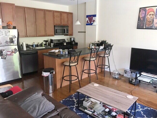 Foto del edificio - 2836 N Albany Ave