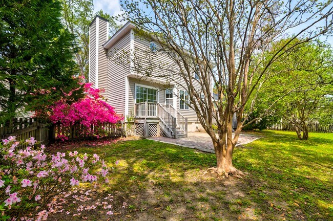 Building Photo - Spacious Single Family Home on James Island