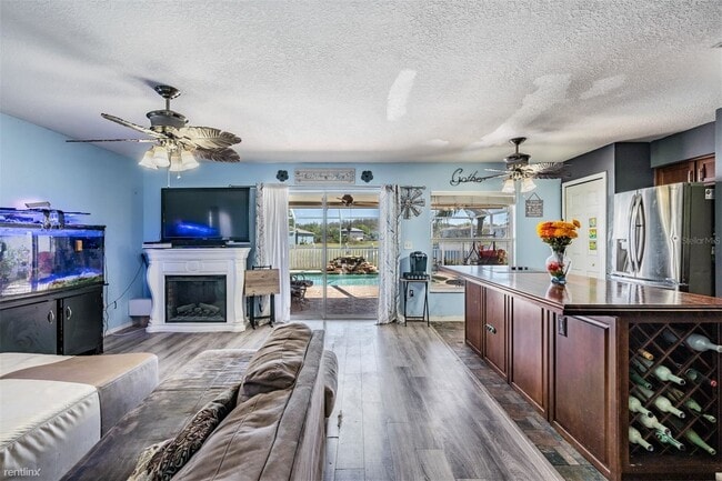 Building Photo - 4 br, 2 bath House - 17416 i Garden Heath ...