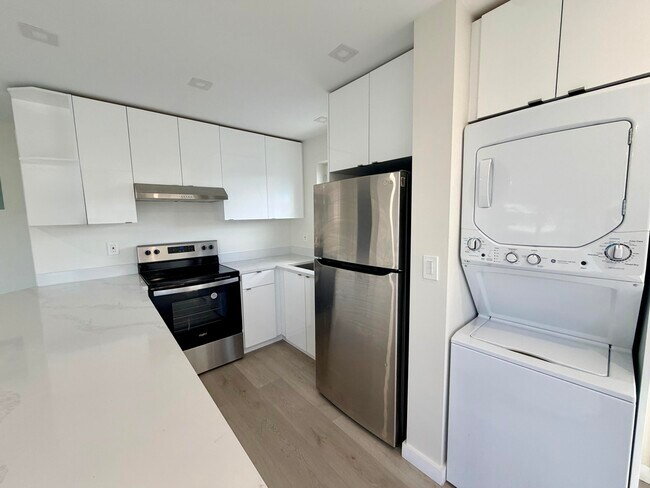 Foto del edificio - 2070 NE 56th St