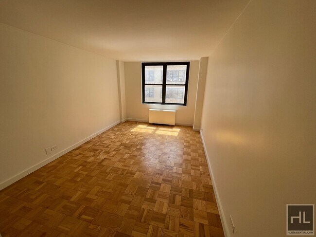 Foto del edificio - EAST 49 STREET