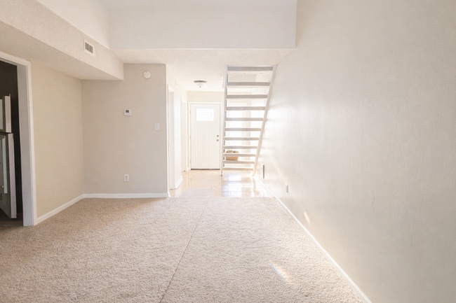 Building Photo - 94 Balsam Rd