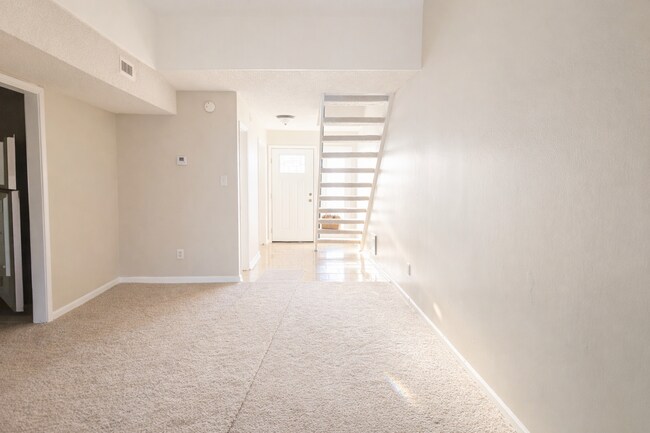 Foto del edificio - 94 Balsam Rd