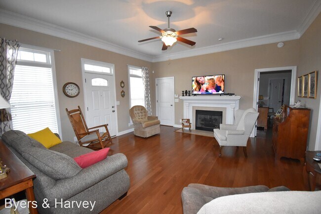 Foto del edificio - 3 br, 2 bath House - 2359 Ellsworth Drive