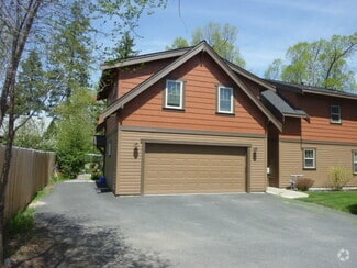 Building Photo - 341 SE Silvis Ln