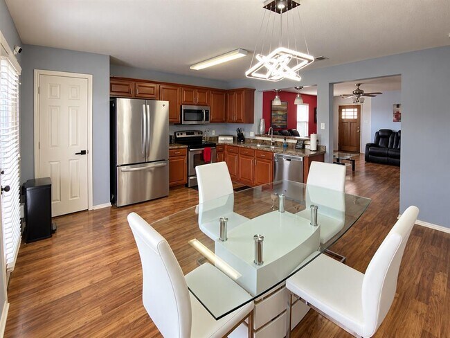 Foto del edificio - 13301 Forest Sage St