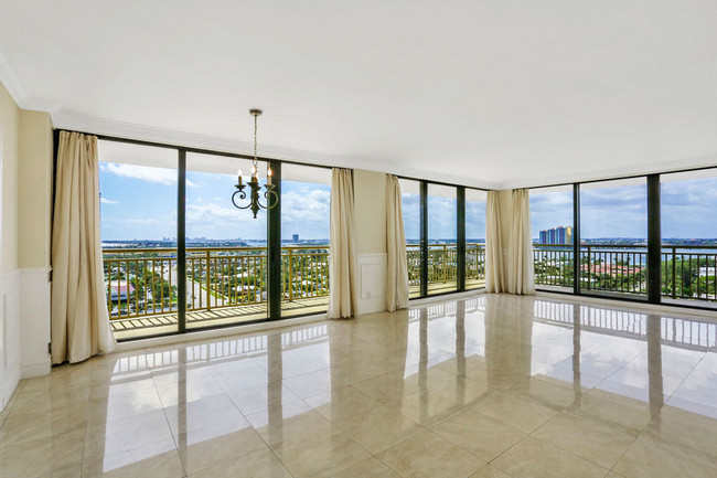 Building Photo - 3400 N Ocean Dr