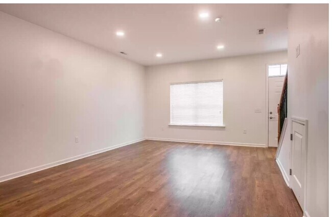 Foto del edificio - 270 Trunk St NE