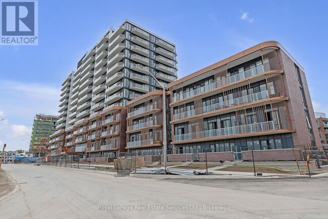 Building Photo - 220-1220 Missinnihe Way