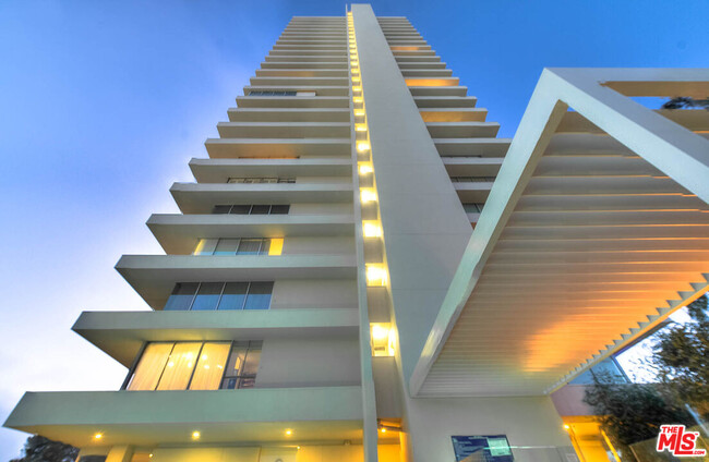 Foto del edificio - 9255 Doheny Rd