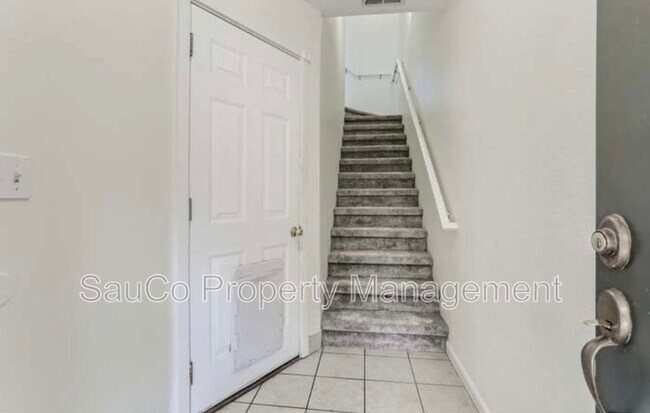 Foto del edificio - 7839 NE Kian Ln
