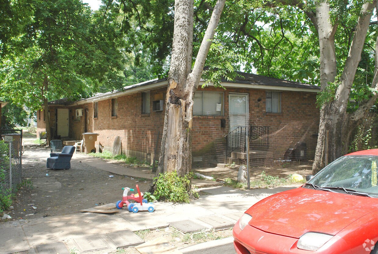 Primary Photo - 4 Claiborne St