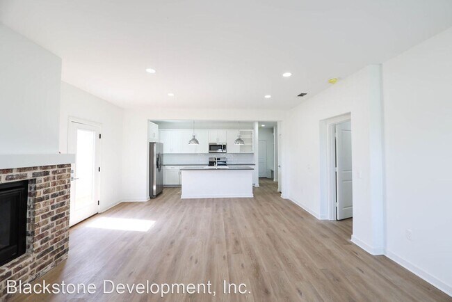 Building Photo - 3 br, 2 bath House - 10930 NORWICH AVE