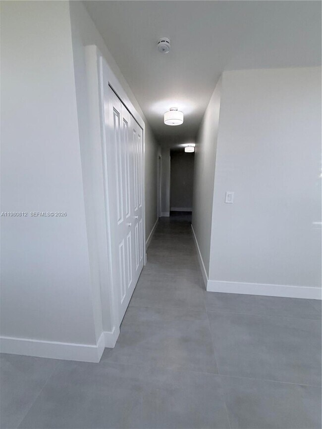 Foto del edificio - 7801 SW 12th St