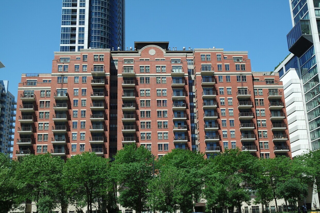 Primary Photo - 1250 S Indiana Ave