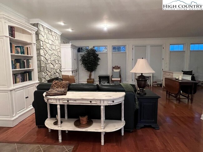 Building Photo - 6287 Idlewild Rd