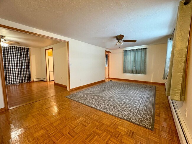 Foto del edificio - 3 Bedroom Rancher in Lebanon!