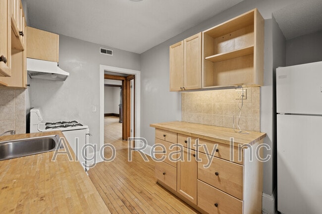 Building Photo - 3400 Elliot Ave