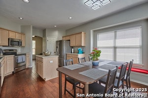 Building Photo - 935 Calico Garden